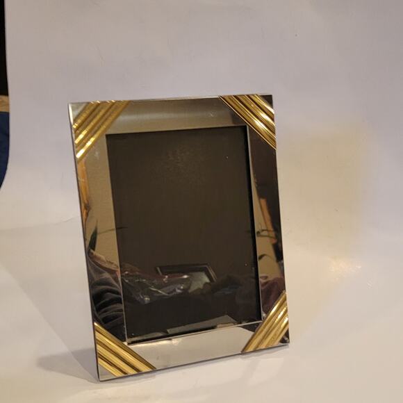 Silver Brass 5x7 Picture Frame – Polished Metal Tabletop Photo Holder - Picture 4 of 10